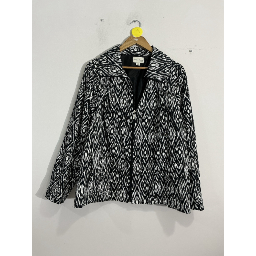 Womans Studio Works Woman 2X Black White Geometric Zip Up Lined Jacket